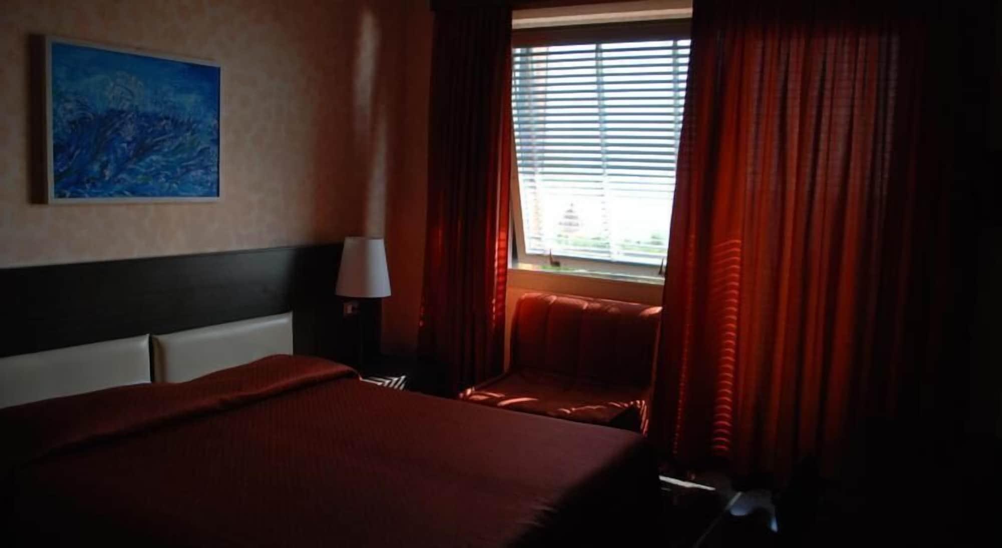 Hotel Palace Варацце Экстерьер фото
