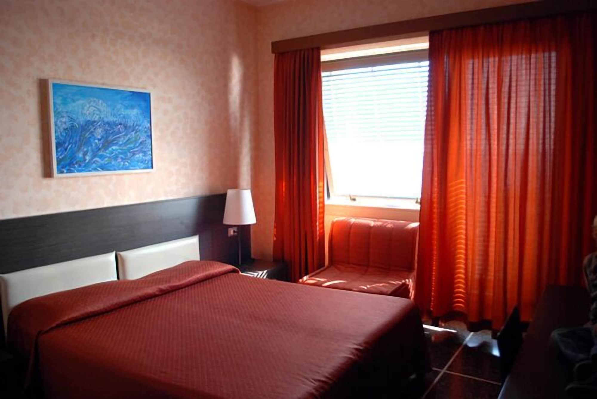 Hotel Palace Варацце Экстерьер фото