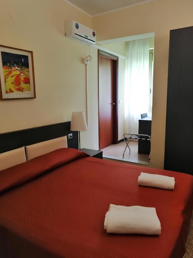 Hotel Palace Варацце Экстерьер фото