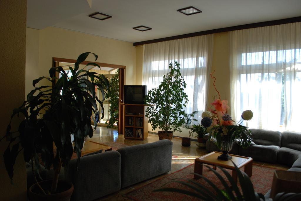Hotel Palace Варацце Экстерьер фото