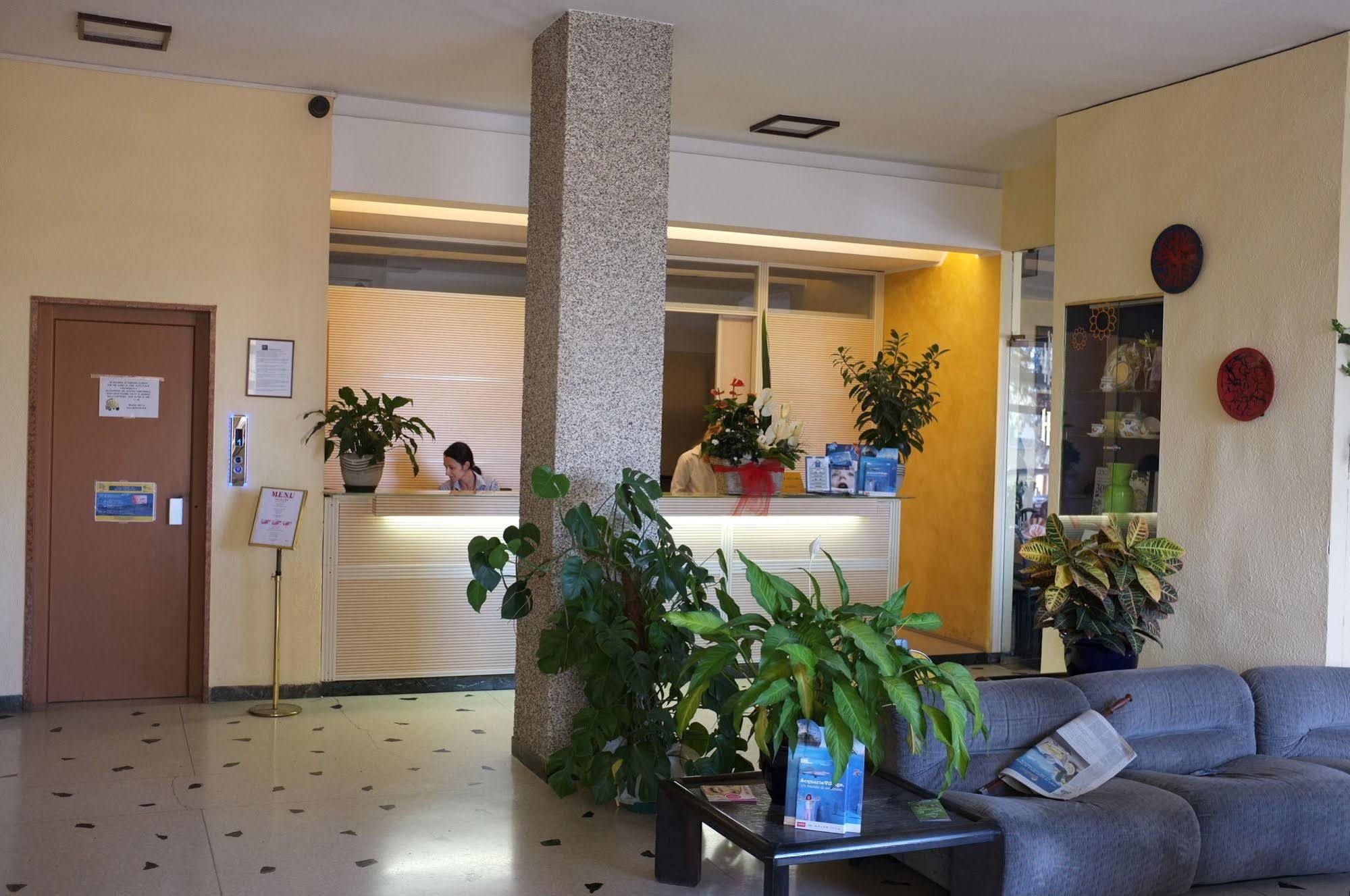 Hotel Palace Варацце Экстерьер фото